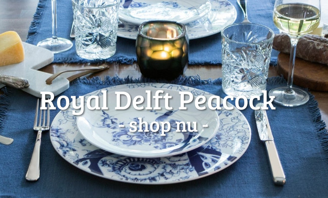 royal-delft-peacock