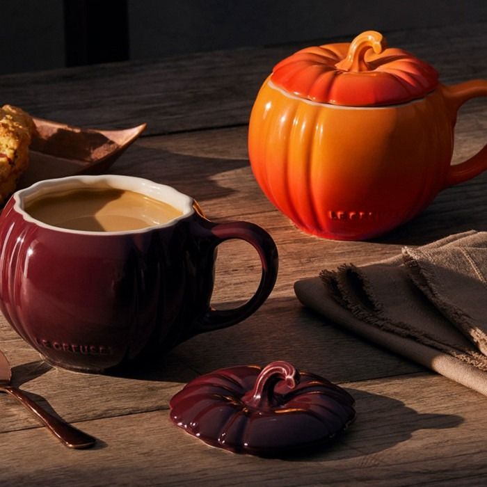 le_creuset_-_halloween_-_mok_pompoen_met_deksel_0_40l_garnet-high-quality_4__1